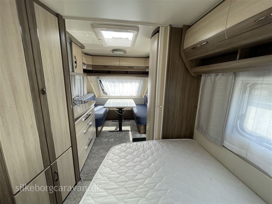 Hobby De Luxe 495 WFB